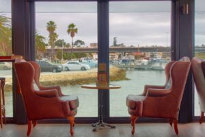 Leder-Ohrensessel sehen gut aus